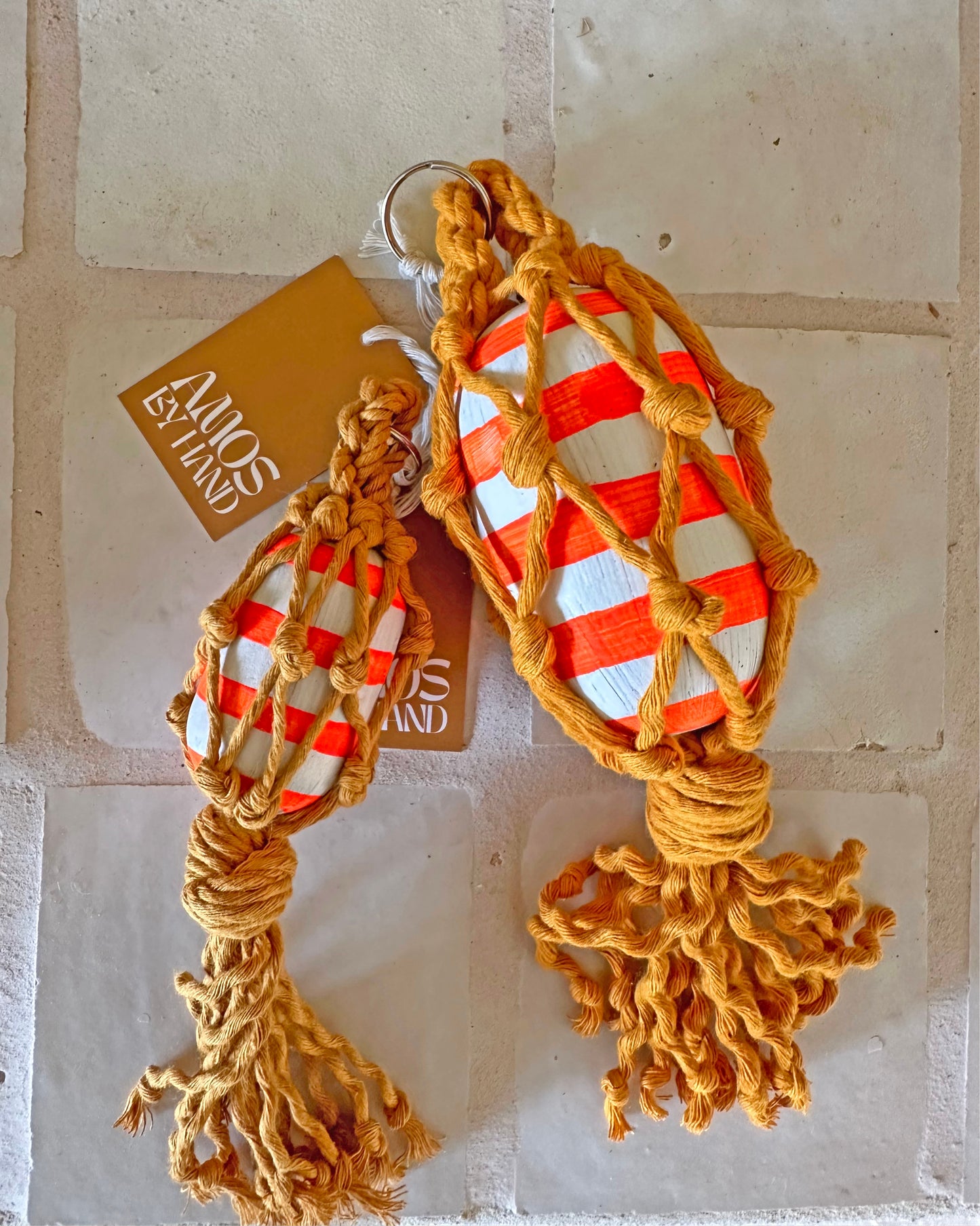 FISHERMAN KEY RING NEON ORANGE & WHITE