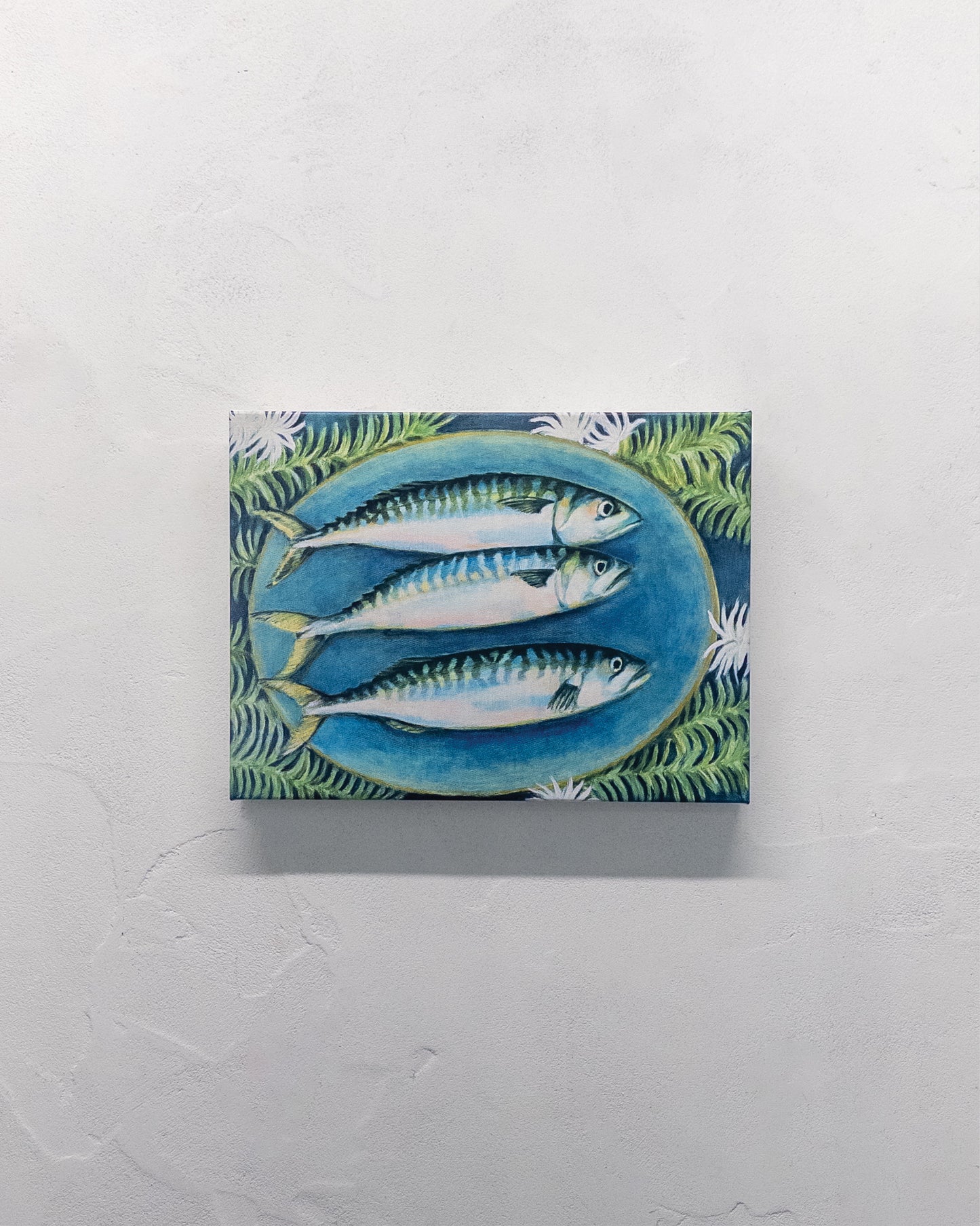 3 FISH ON BLUE PLATE